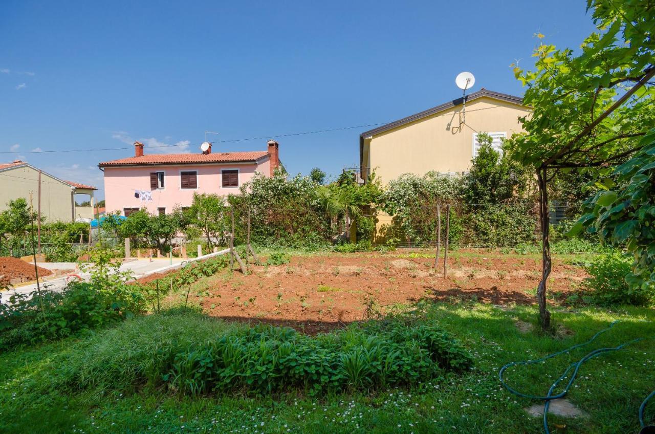 Apartments Milan Пореч Экстерьер фото